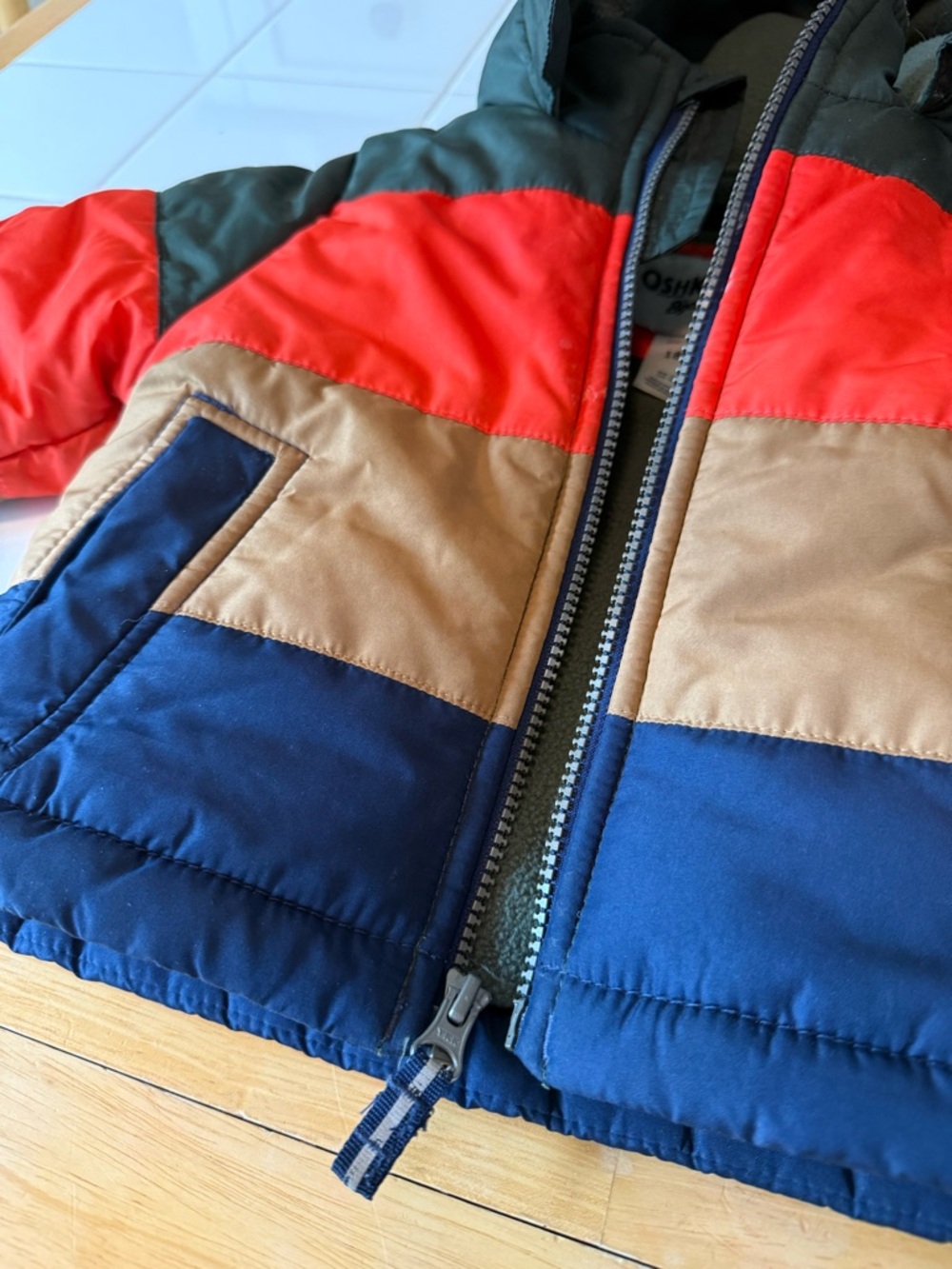 OshKosh B'gosh Toddler Boys 18M Colorblock Hooded Puffer Winter Coat Jacket - Picture 8 of 9